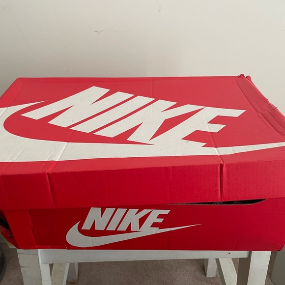 Nike Air Total Max Uptempo White and Blue Sneakers with Supportive Design - Picture 11 of 11